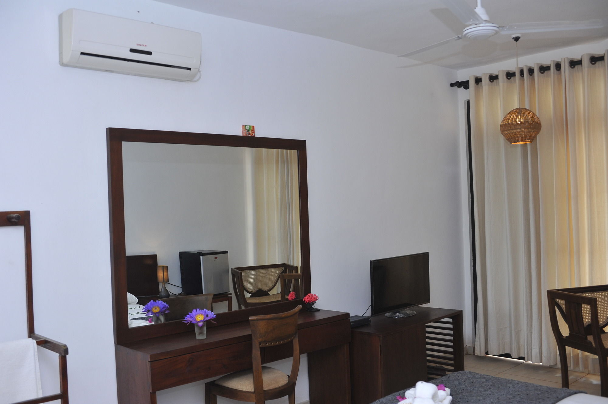 Hideaway Hikkaduwa Hotel Exterior photo